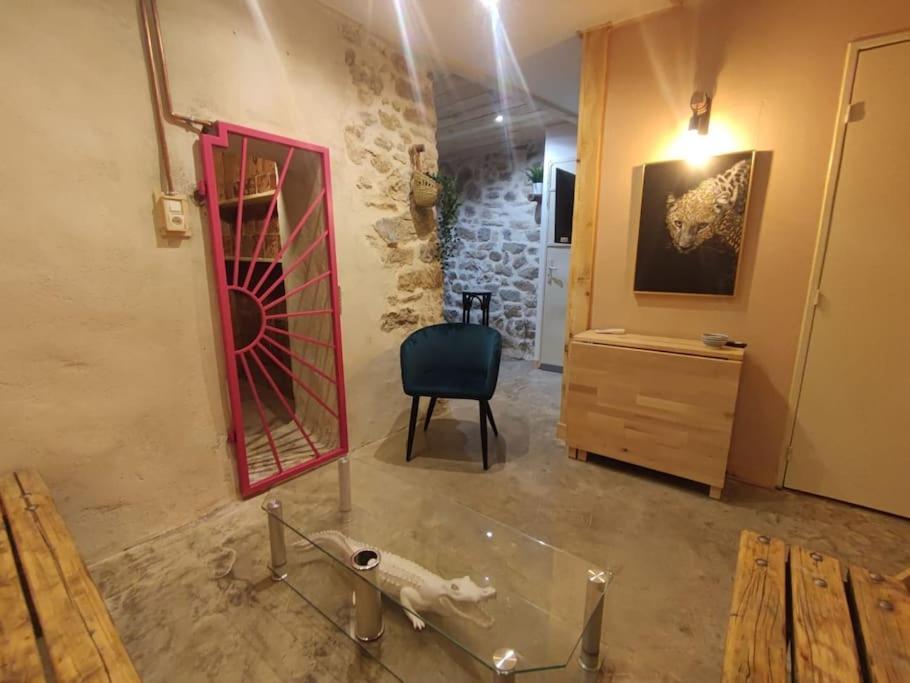 Appartement Cosy 2/4 Personnes La Roquebrussanne المظهر الخارجي الصورة